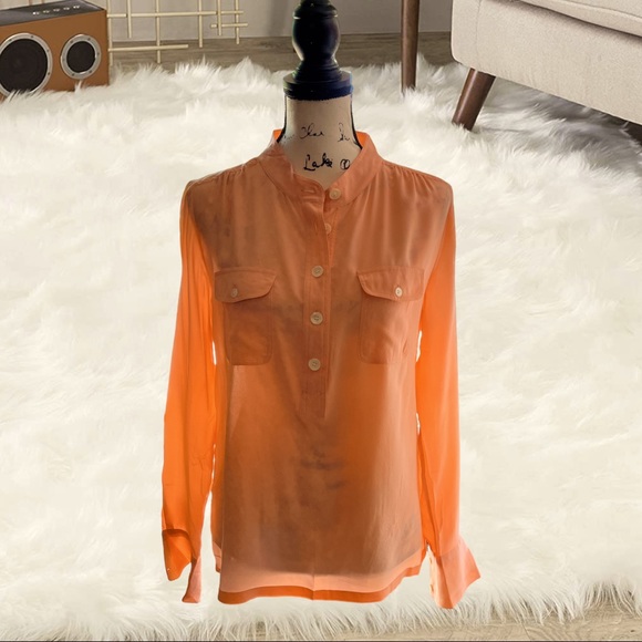 🍑 J.crew blouse 🍑 - Picture 2 of 8